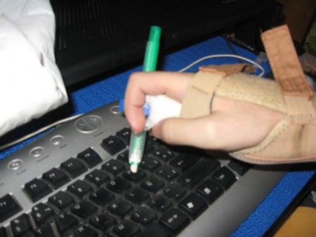 El Dispositivo para el teclado / Typing Device